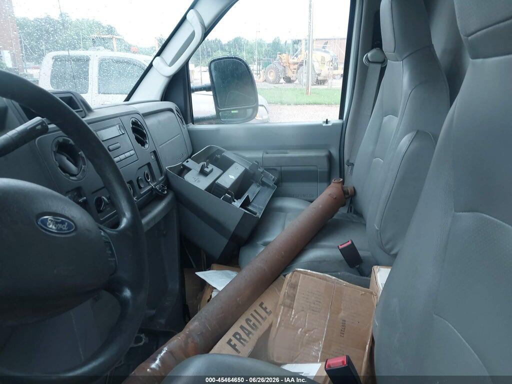 1FDWE3F60KDC65176 2019 FORD E-350 CUTAWAY photo no. 6