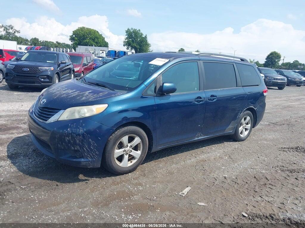 5TDKK3DC1BS091689 2011 TOYOTA SIENNA photo no. 2