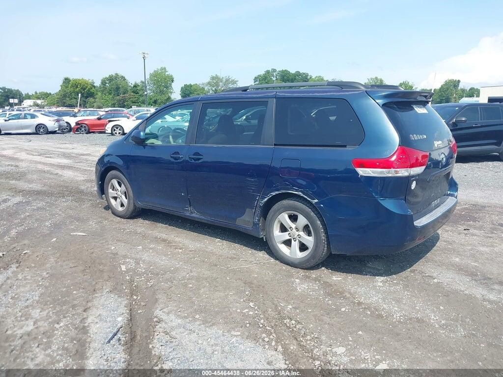 5TDKK3DC1BS091689 2011 TOYOTA SIENNA photo no. 3