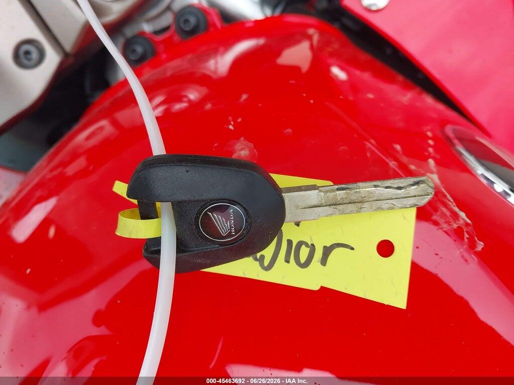 JH2RC7955EK000035 2014 HONDA VFR800 photo no. 11