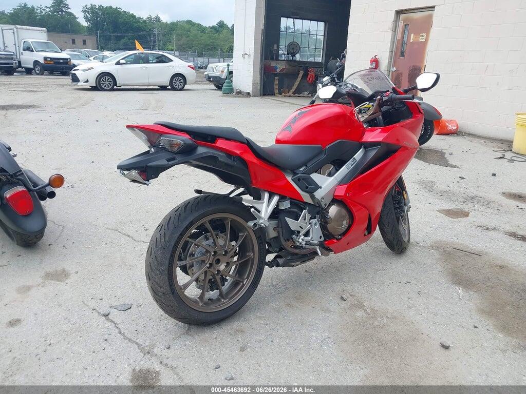 JH2RC7955EK000035 2014 HONDA VFR800 photo no. 4