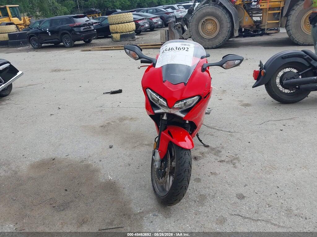 JH2RC7955EK000035 2014 HONDA VFR800 photo no. 5