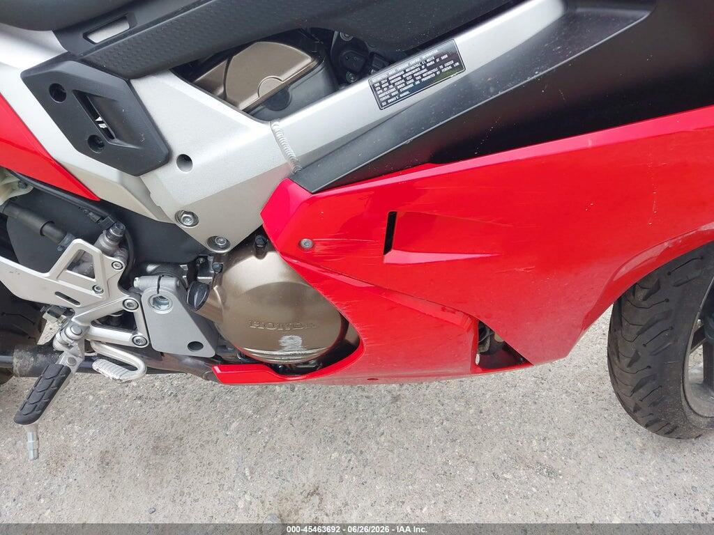JH2RC7955EK000035 2014 HONDA VFR800 photo no. 8
