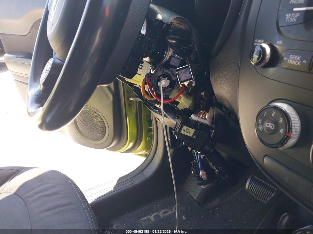 KNDJN2A21F7760455 2015 KIA SOUL photo no. 6