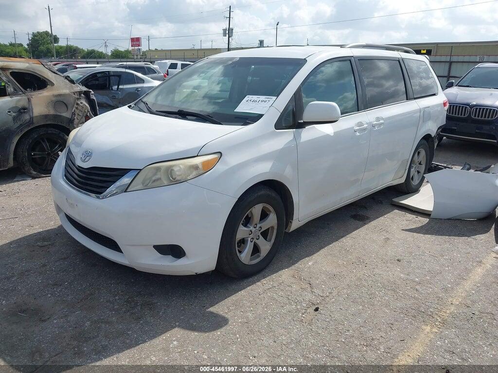 5TDKK3DC1CS223786 2012 TOYOTA SIENNA photo no. 2