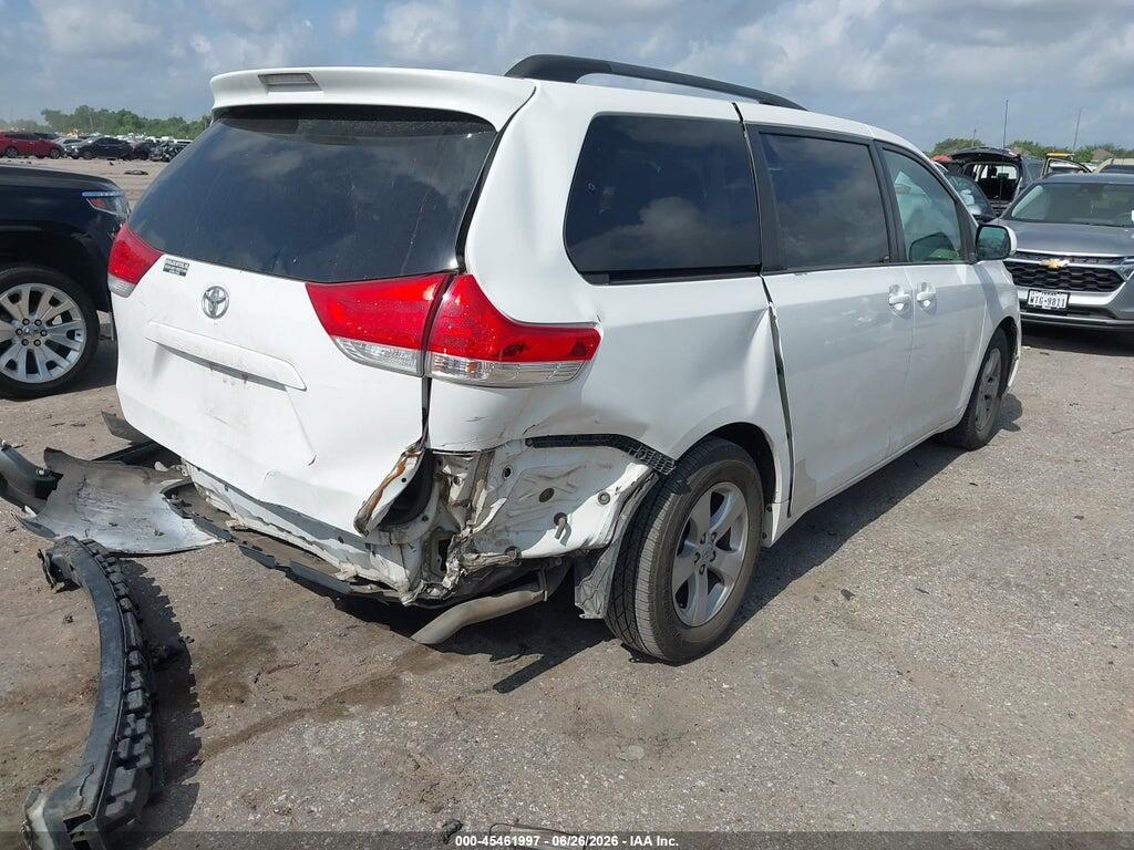 5TDKK3DC1CS223786 2012 TOYOTA SIENNA photo no. 4