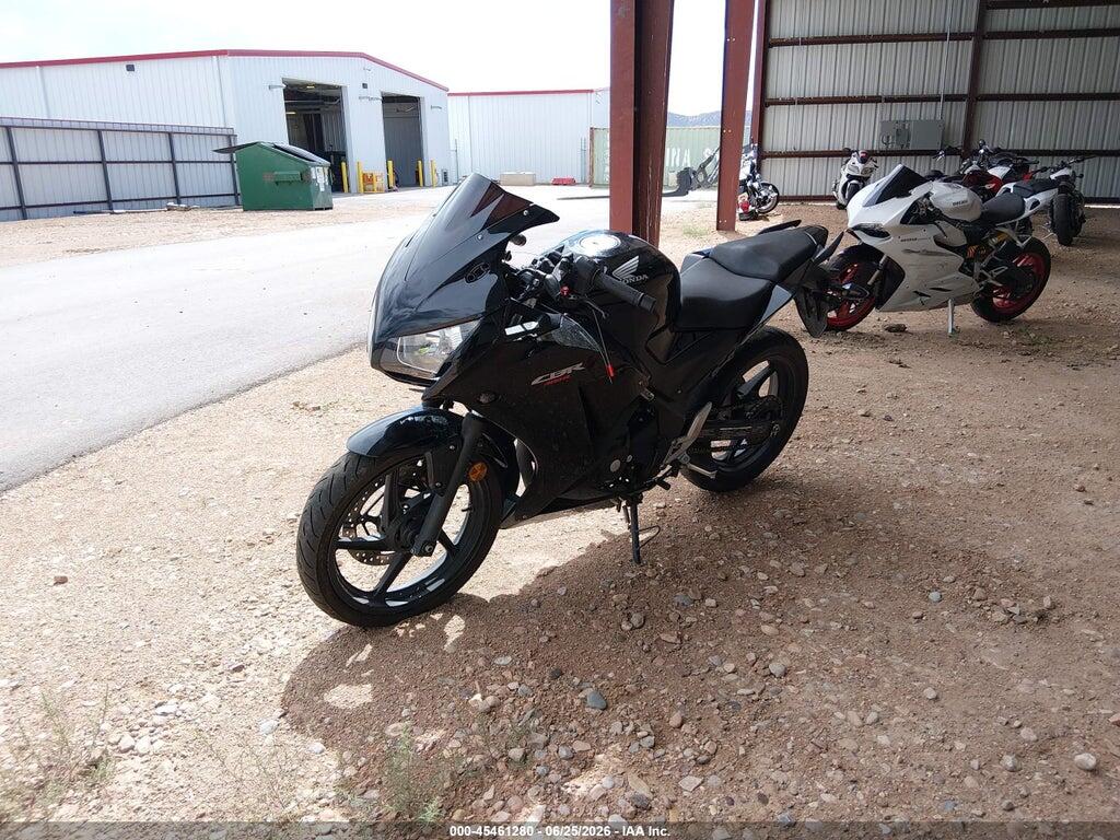 MLHNC5108F5100395 2015 HONDA CBR300 photo no. 2