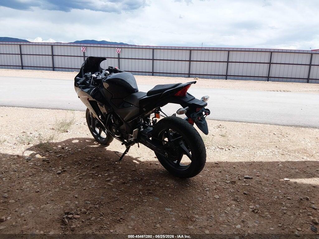 MLHNC5108F5100395 2015 HONDA CBR300 photo no. 3