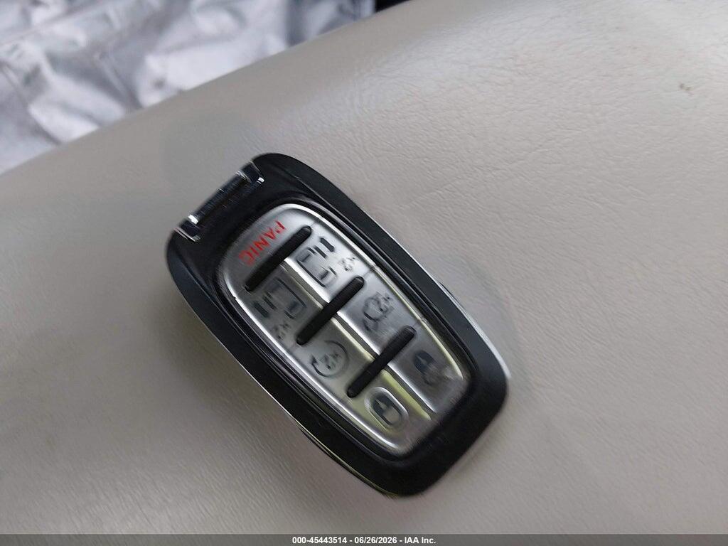 2C4RC1DG3MR551983 2021 CHRYSLER VOYAGER photo no. 11