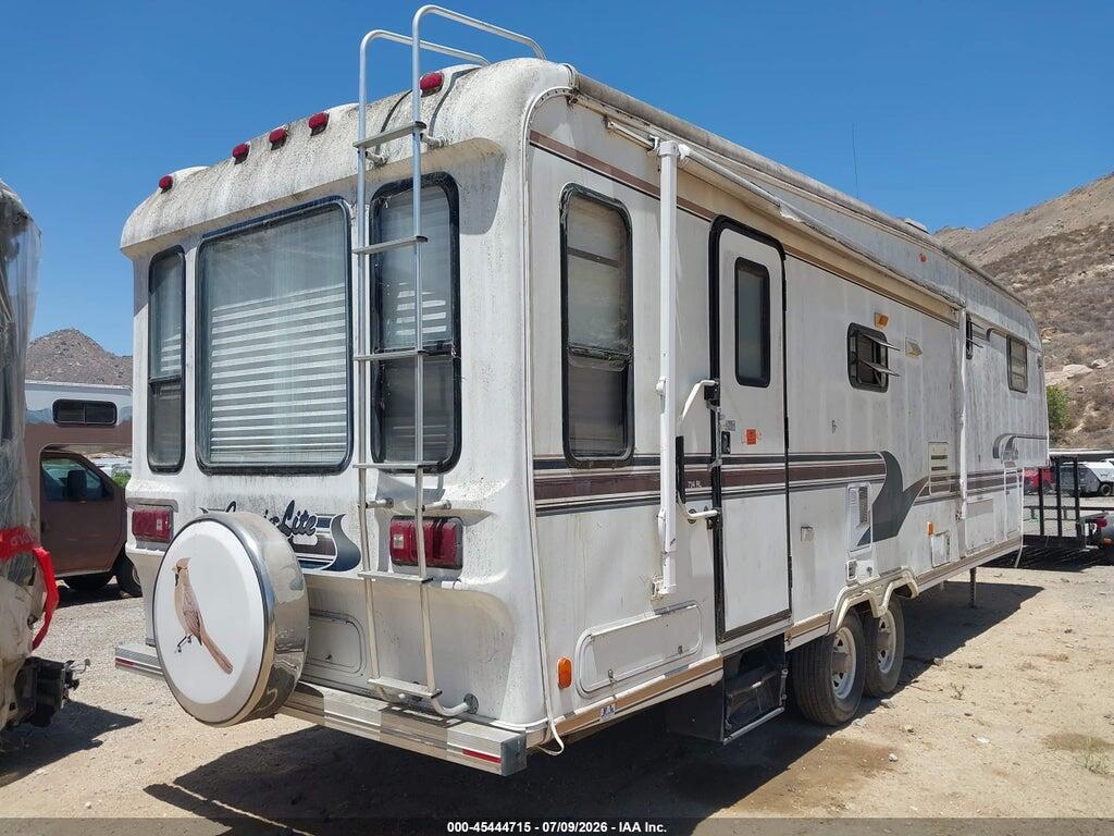 16F62C4R8W1013290 1998 CARRI-LITE 5TH WHEEL photo no. 4