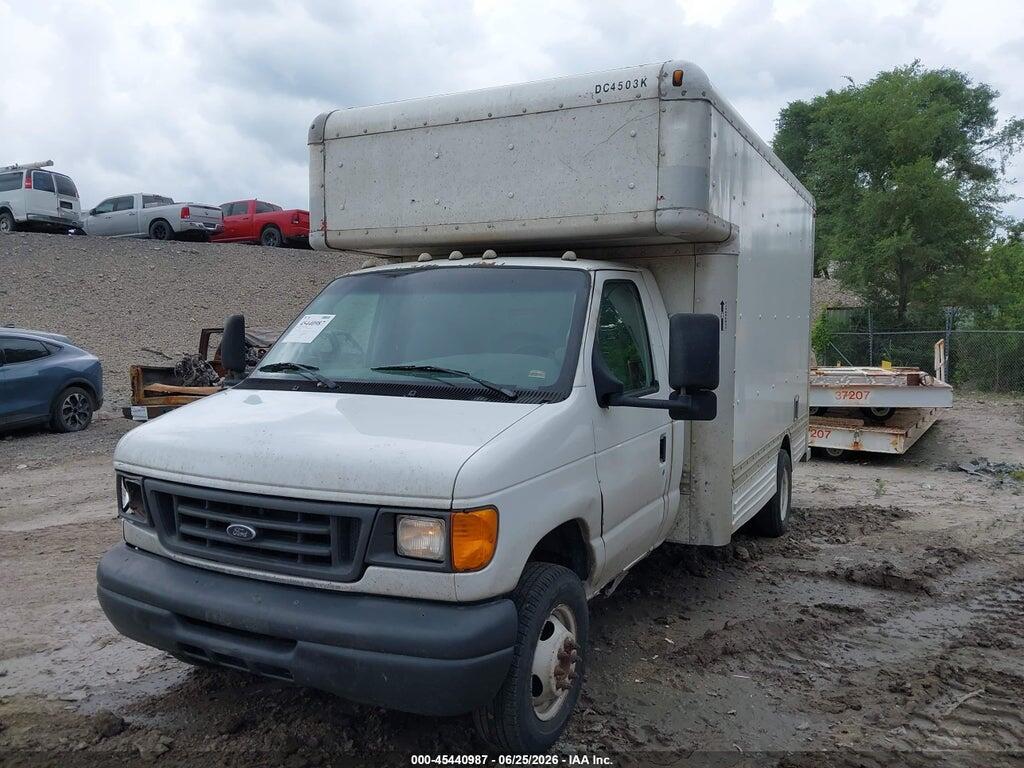 1FDXE45S87DB18121 2007 FORD E-450 CUTAWAY photo no. 2