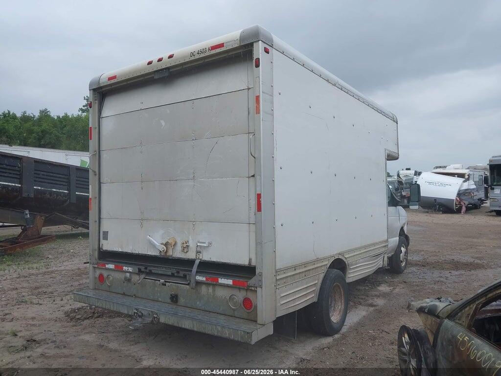 1FDXE45S87DB18121 2007 FORD E-450 CUTAWAY photo no. 4