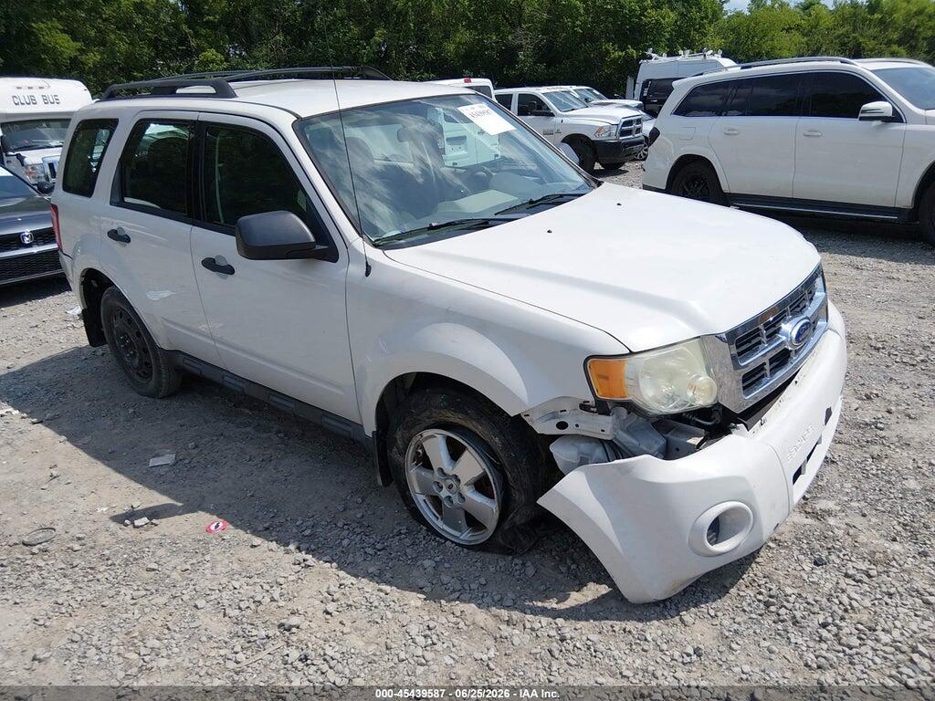 1FMCU0C73BKB70169 2011 FORD ESCAPE photo no. 1