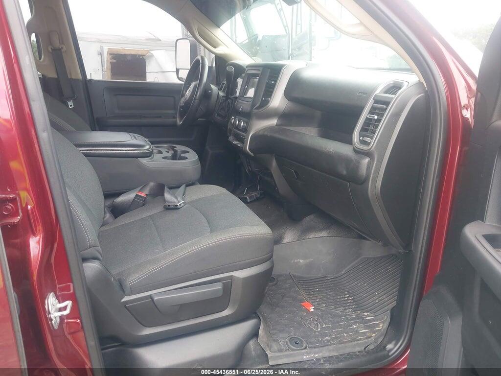 3C7WRMEL9KG630238 2019 RAM 5500 CHASSIS photo no. 5