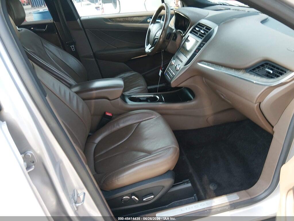 5LMCJ3D99HUL04977 2017 LINCOLN MKC photo no. 5