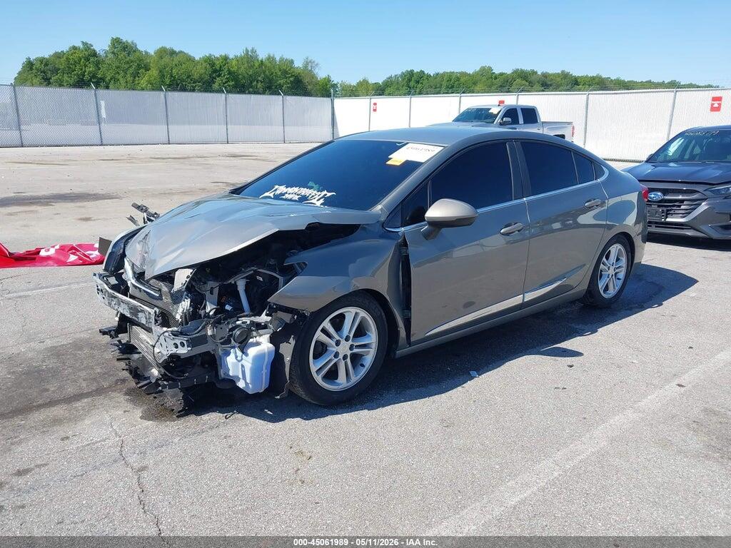 1G1BE5SM4J7245375 2018 CHEVROLET CRUZE photo no. 2