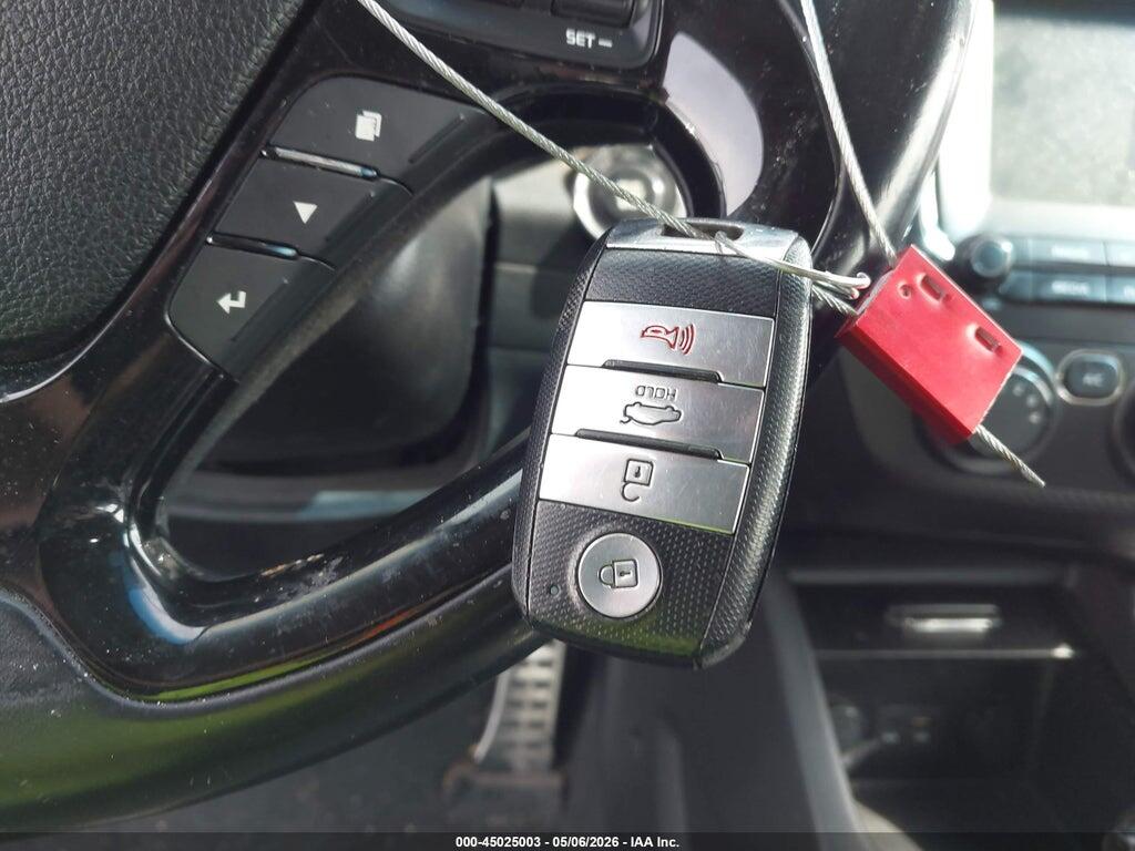 3KPFL4A74HE043862 2017 KIA FORTE photo no. 11