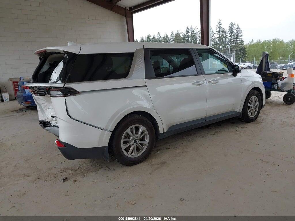 KNDNB4H3XP6215804 2023 KIA CARNIVAL MPV photo no. 4