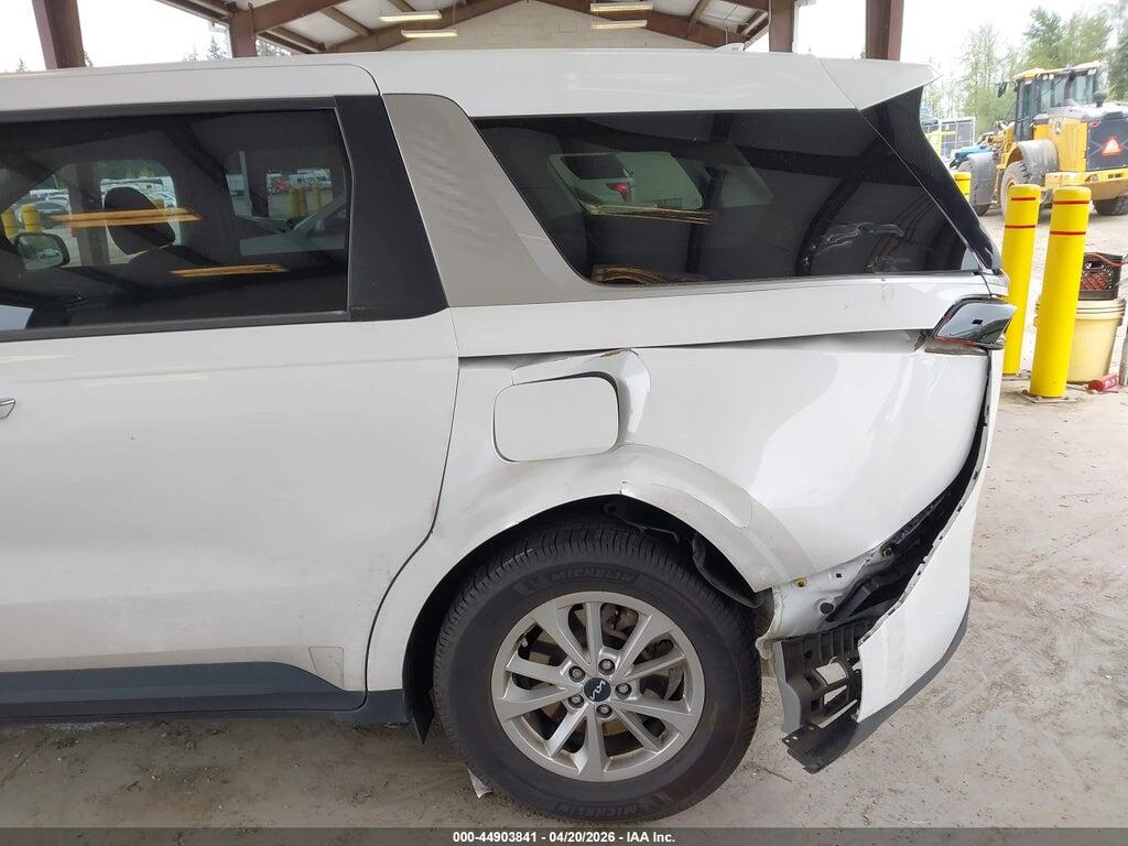 KNDNB4H3XP6215804 2023 KIA CARNIVAL MPV photo no. 6