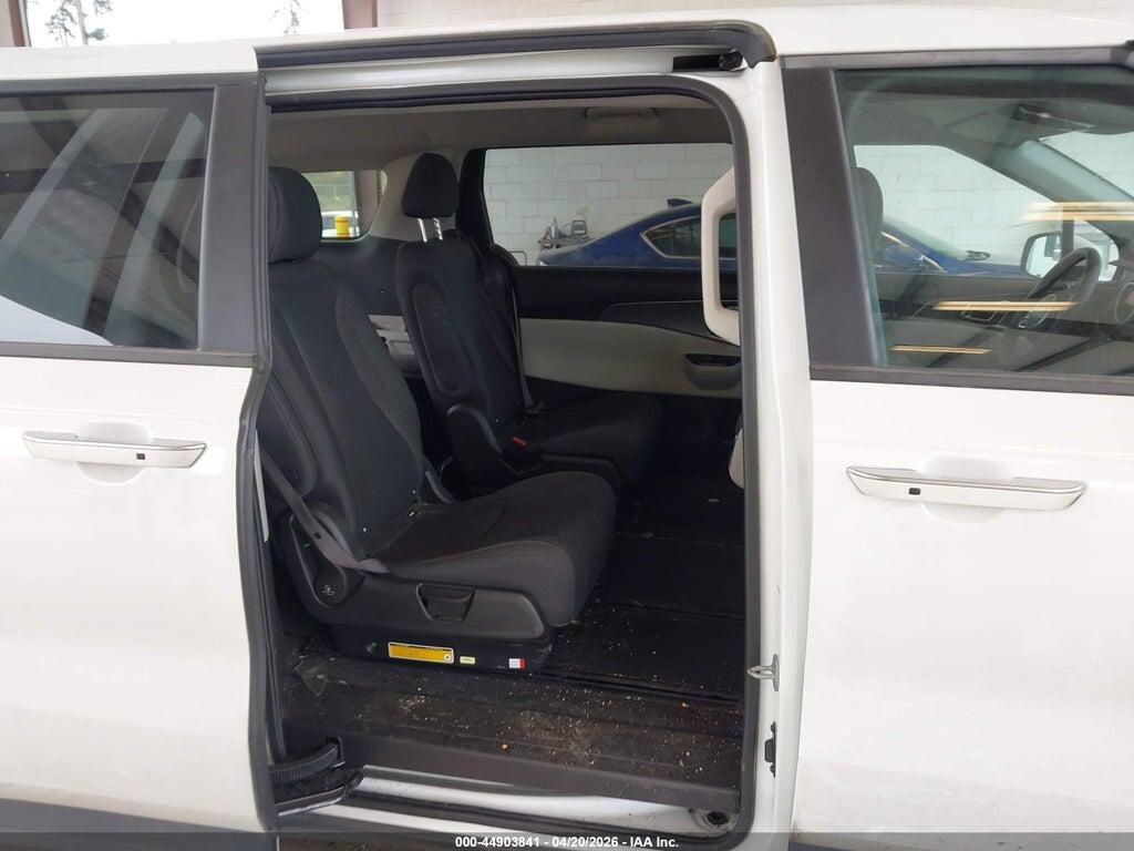 KNDNB4H3XP6215804 2023 KIA CARNIVAL MPV photo no. 8