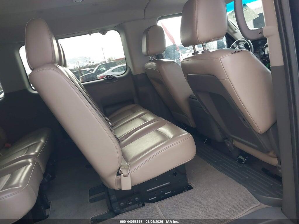 5BZAF0AA5HN851901 2017 NISSAN NV PASSENGER NV3500 HD photo no. 8