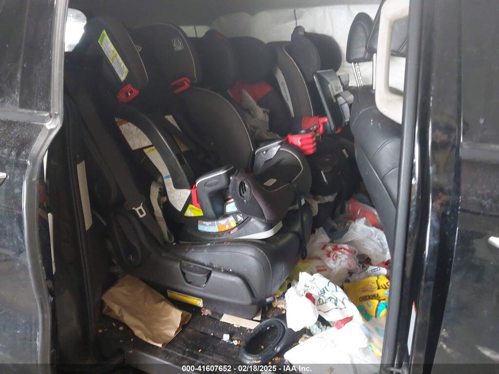 KNDNE5H38N6143396 2022 KIA CARNIVAL MPV photo no. 8