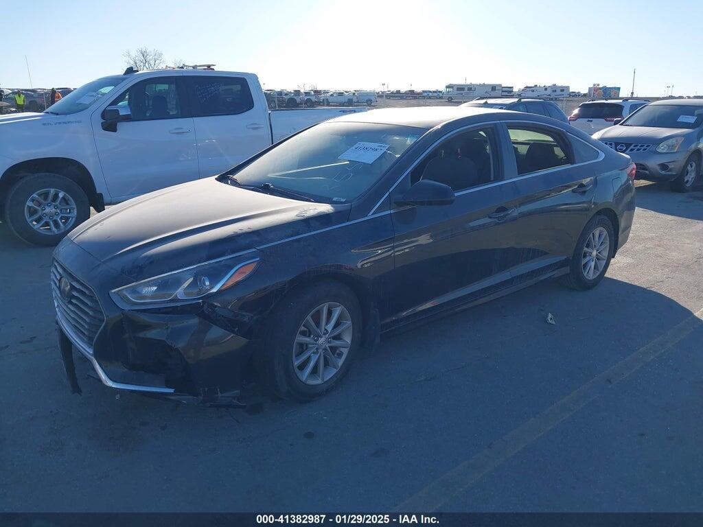 5NPE24AF0KH747839 2019 HYUNDAI SONATA photo no. 2