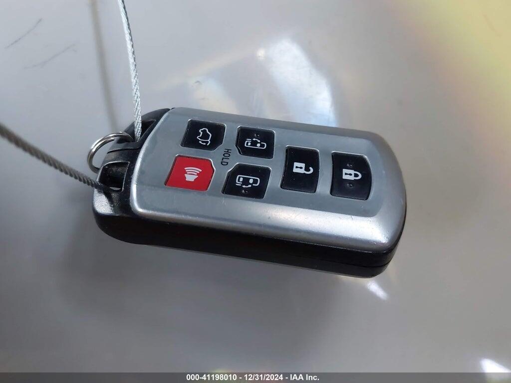 5TDYZ3DCXHS851407 2017 TOYOTA SIENNA photo no. 11