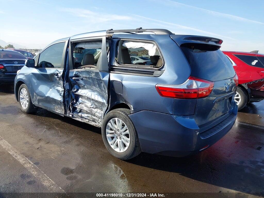 5TDYZ3DCXHS851407 2017 TOYOTA SIENNA photo no. 3