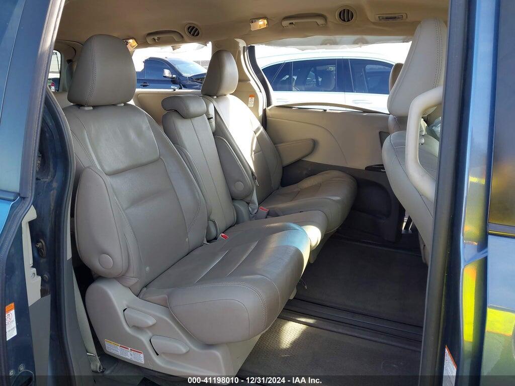 5TDYZ3DCXHS851407 2017 TOYOTA SIENNA photo no. 8