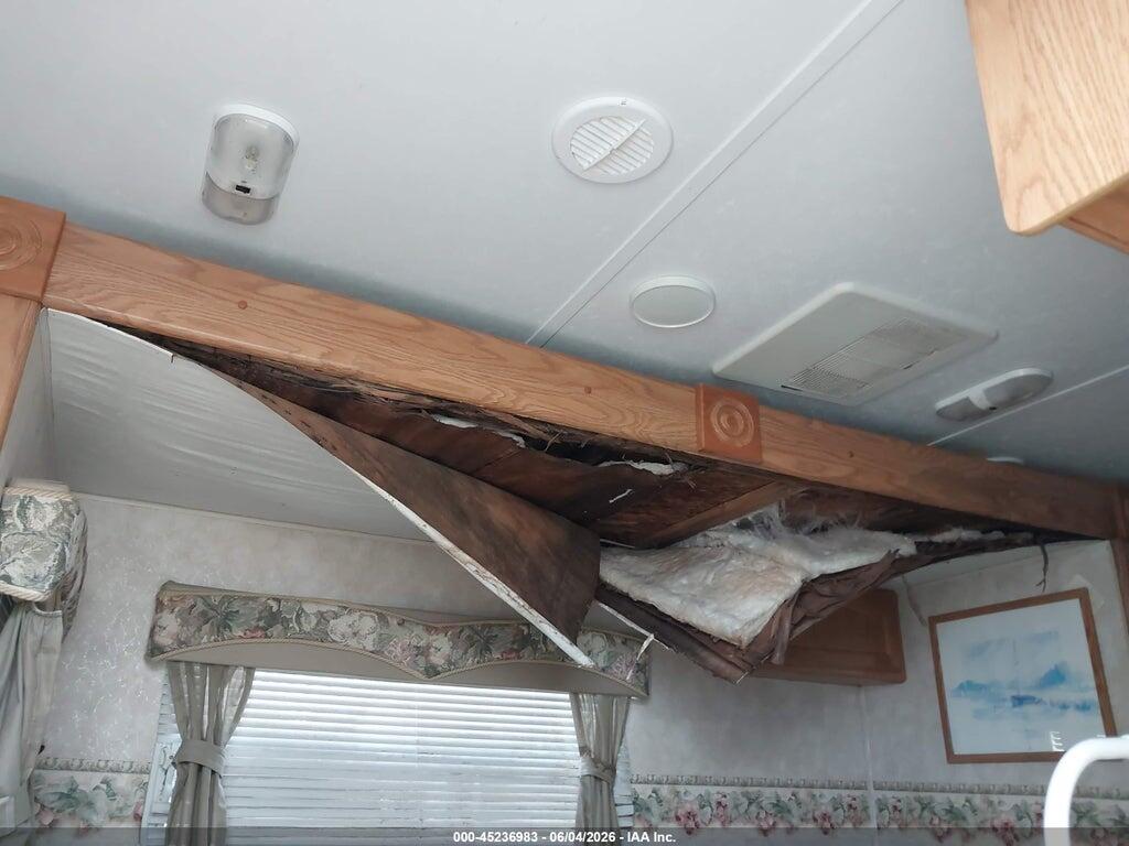 4YDT2692X4C113857 2004 KEYSTONE RV SPRINGDALE TRAVEL TRAILER photo no. 6