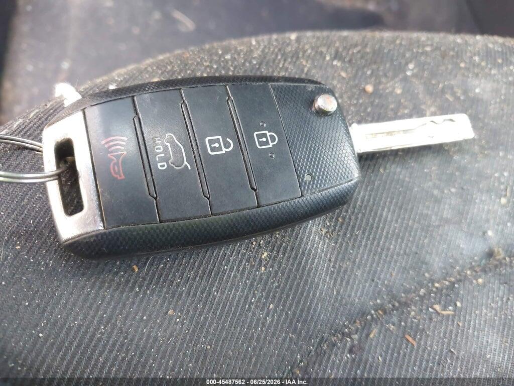 KNDJP3A56K7643040 2019 KIA SOUL photo no. 11