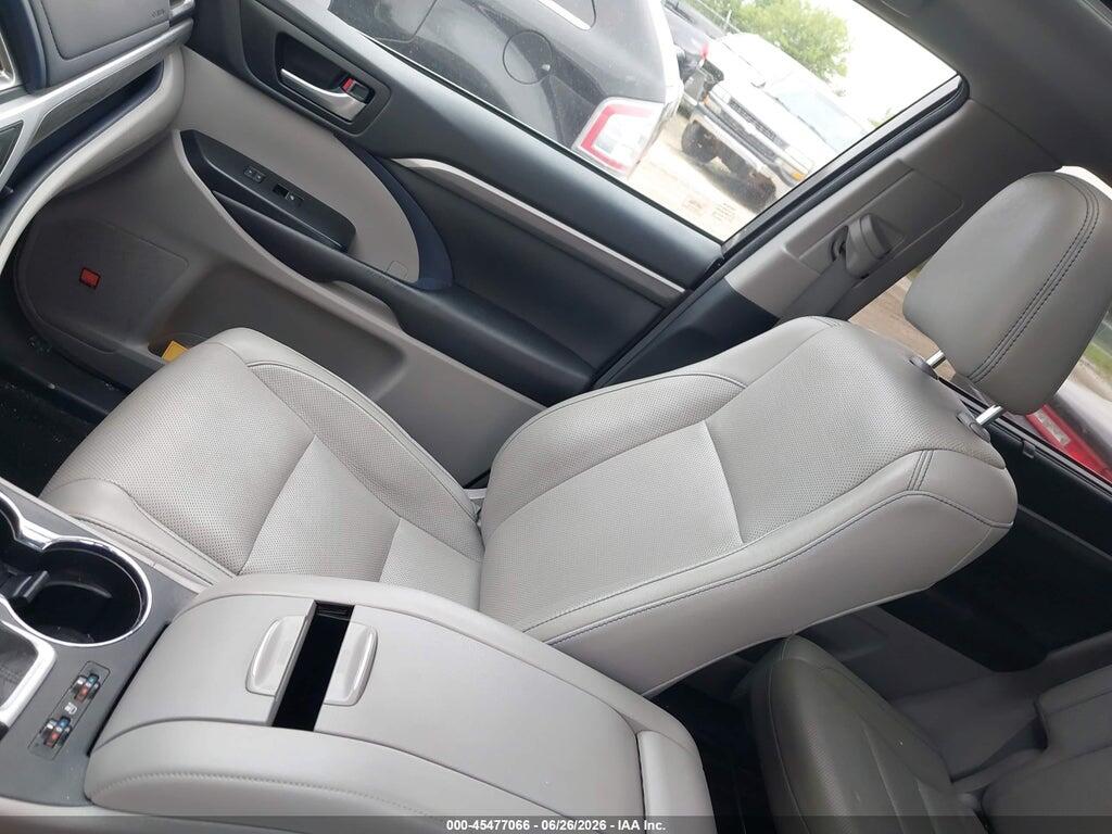 5TDDZRFH7JS853860 2018 TOYOTA HIGHLANDER photo no. 8