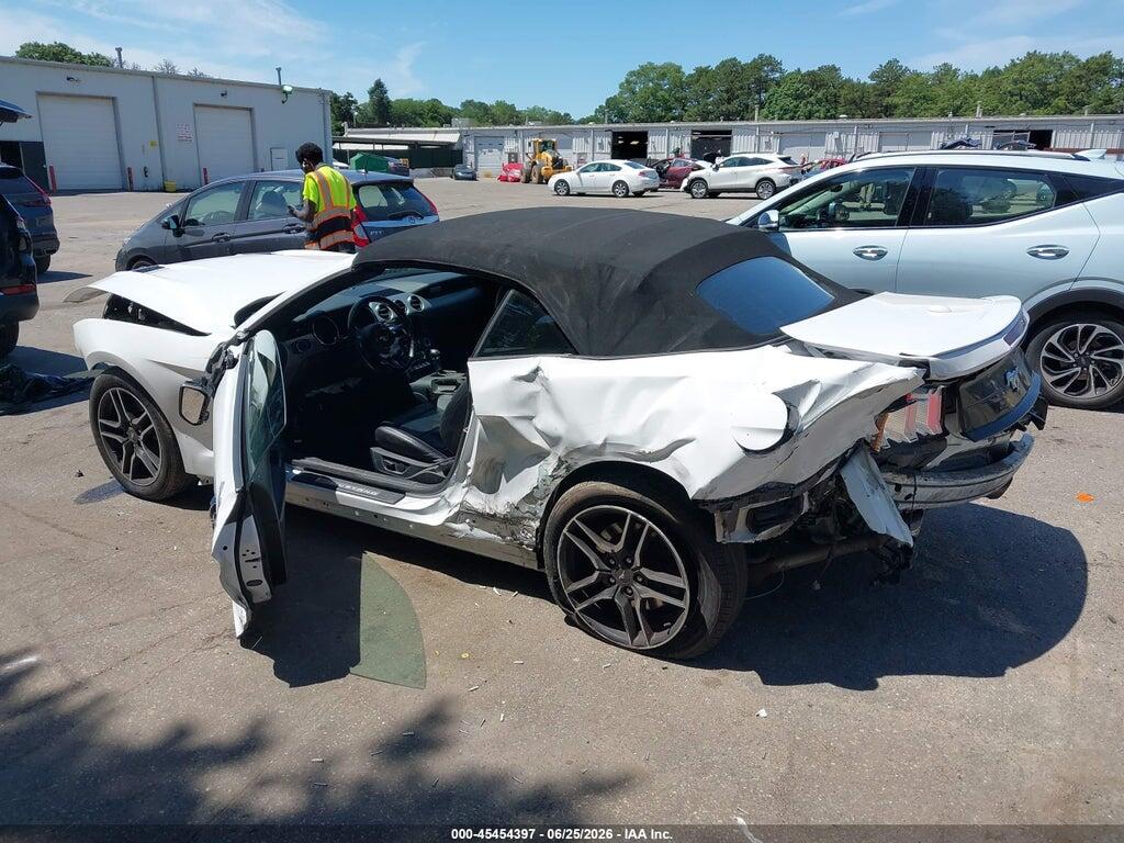 1FATP8UH8M5122384 2021 FORD MUSTANG photo no. 3