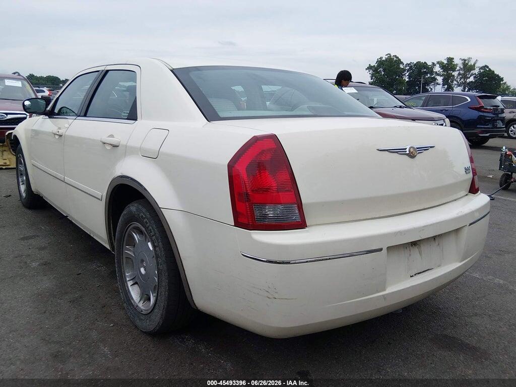 2C3JA53G75H688383 2005 CHRYSLER 300 photo no. 3