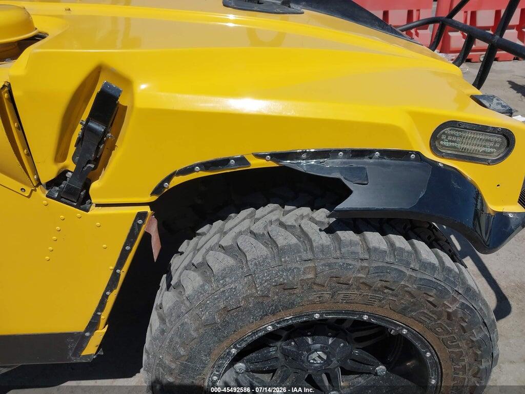 137ZA9032YE190565 2000 AM GENERAL HUMMER photo no. 11