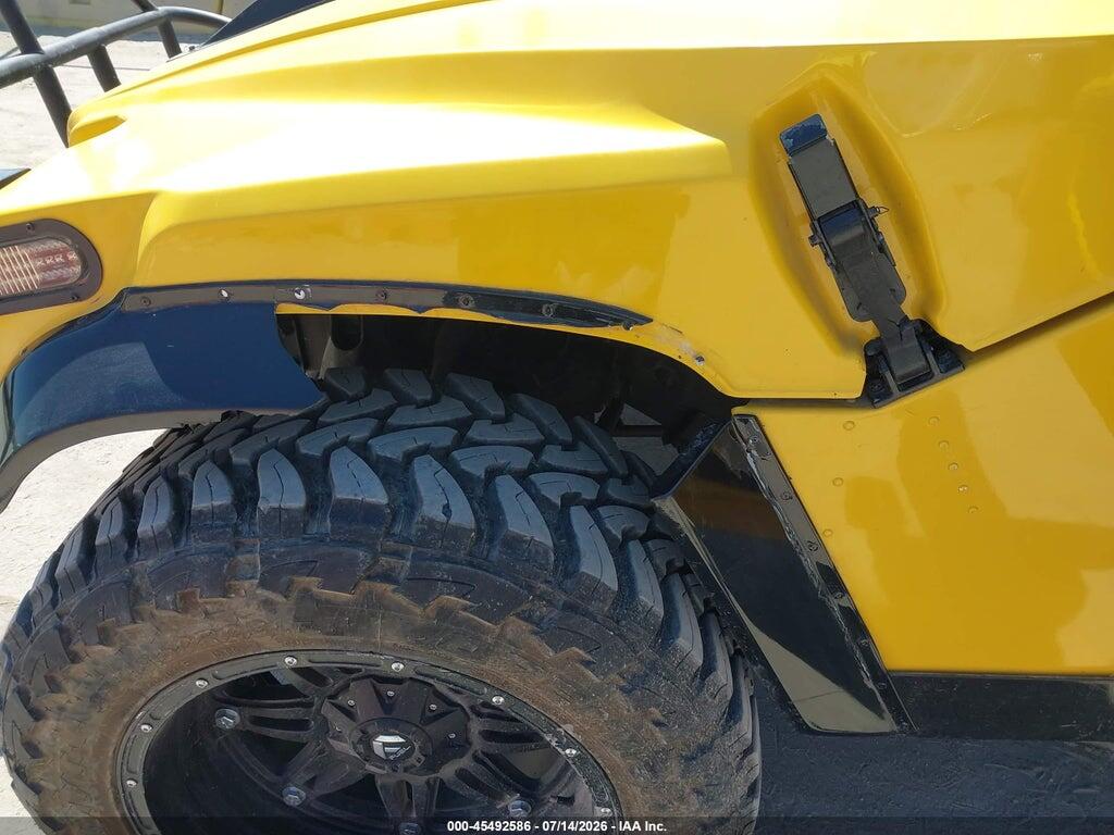 137ZA9032YE190565 2000 AM GENERAL HUMMER photo no. 12