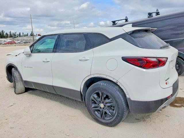 2021 CHEVROLET BLAZER 2LT — Фото 2 из 13