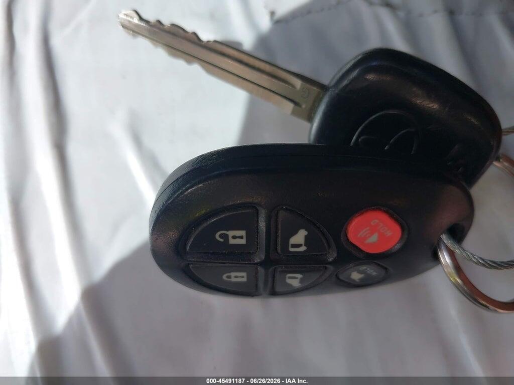 5TDYK3DC7BS112006 2011 TOYOTA SIENNA photo no. 11