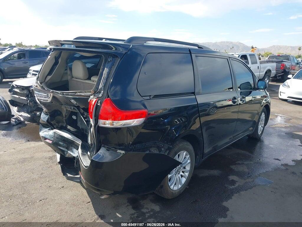 5TDYK3DC7BS112006 2011 TOYOTA SIENNA photo no. 4