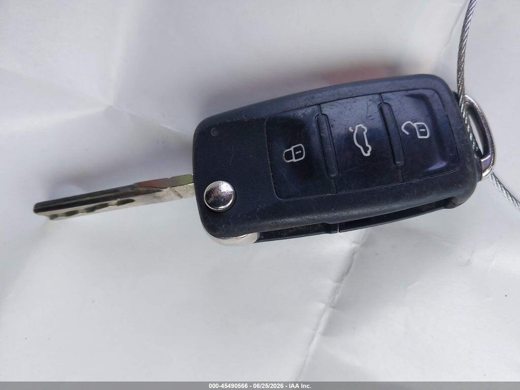 3VWFD7AT2KM706691 2019 VOLKSWAGEN BEETLE photo no. 11