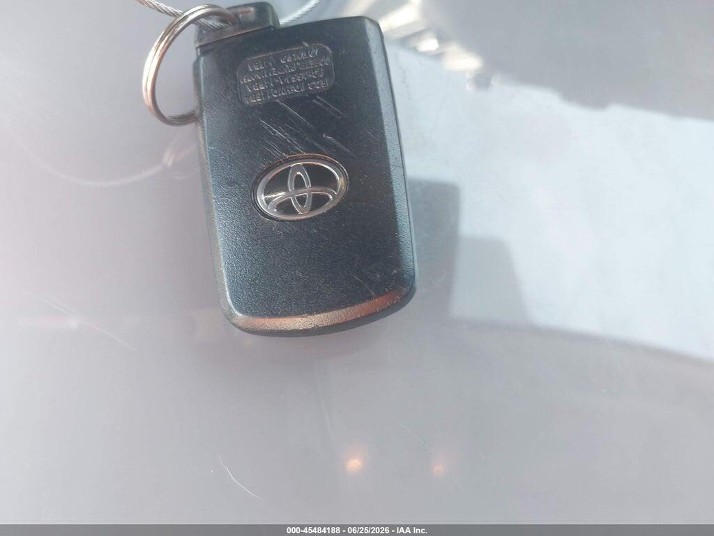 2T3WFREV0HW382037 2017 TOYOTA RAV4 photo no. 11
