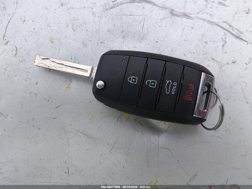 KNADM4A3XH6099082 2017 KIA RIO photo no. 11