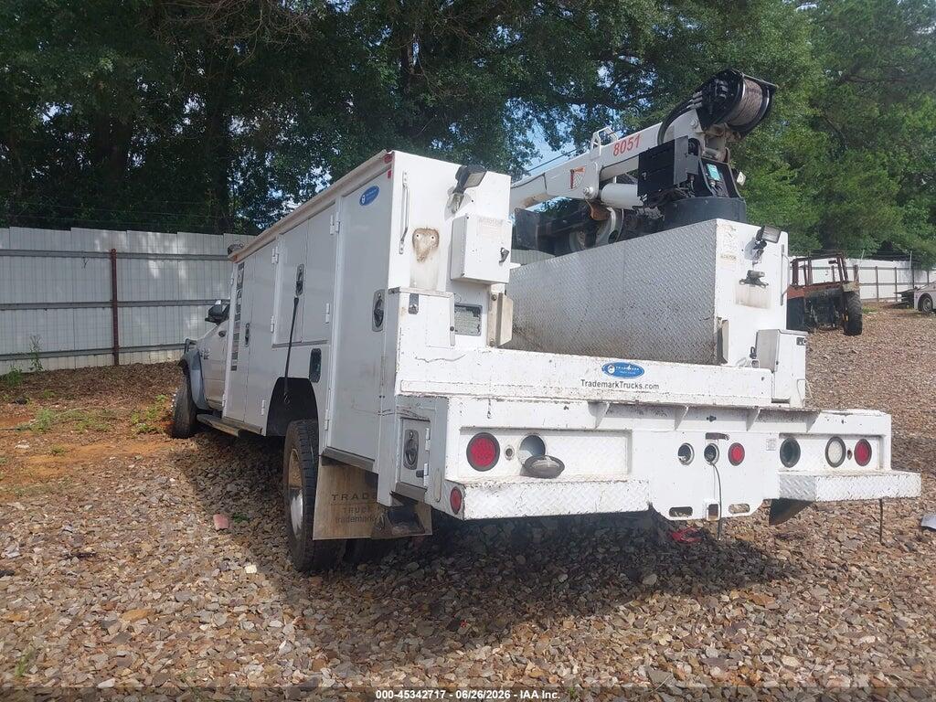 3C7WRMFL2HG572500 2017 RAM 5500 CHASSIS photo no. 3