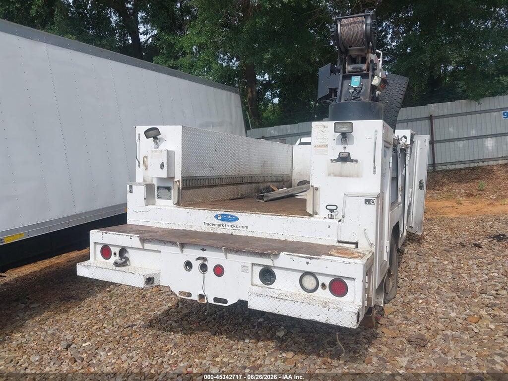 3C7WRMFL2HG572500 2017 RAM 5500 CHASSIS photo no. 4