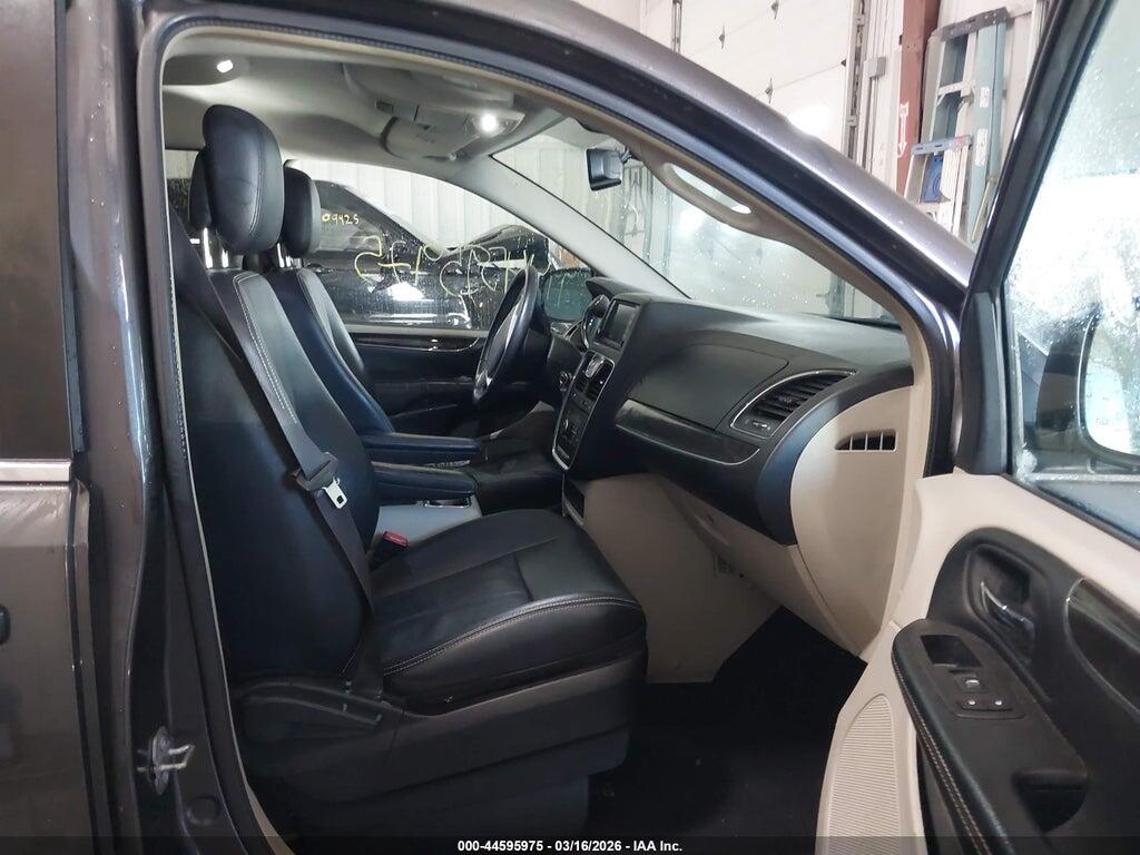 2C4RC1BG7GR128704 2016 CHRYSLER TOWN & COUNTRY photo no. 5