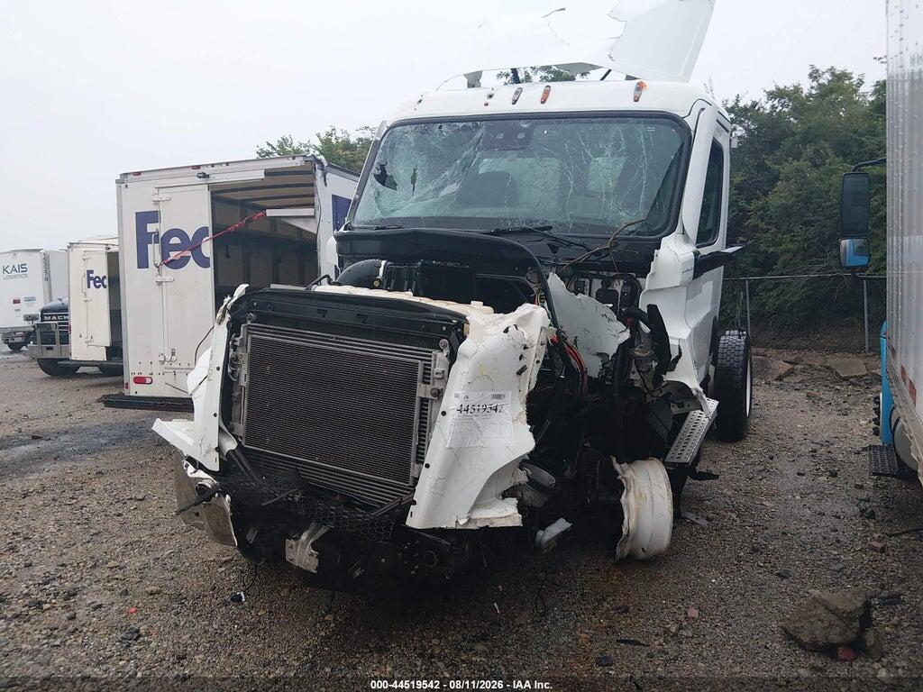 3AKJHLDVXMSNB0471 2021 FREIGHTLINER NEW CASCADIA 126 photo no. 2