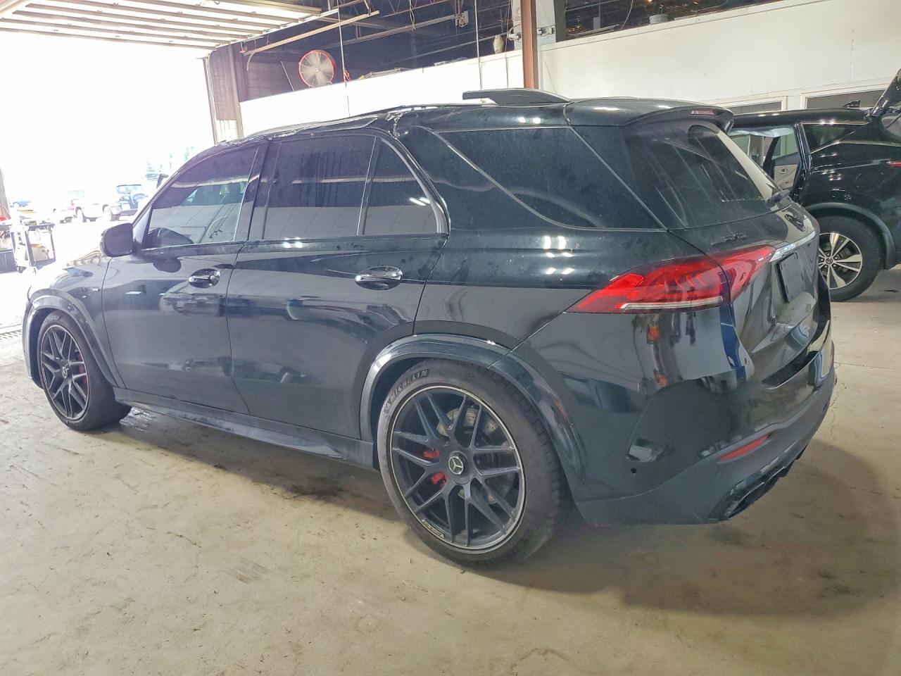 2021 MERCEDES-BENZ GLE 63 AMG 4MATIC — Фото 2 из 14