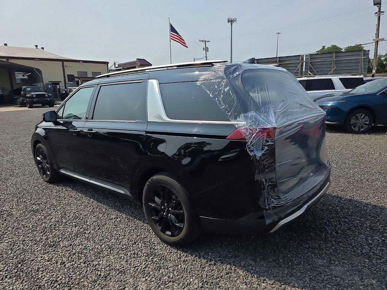 2024 KIA CARNIVAL SX — Фото 2 из 15