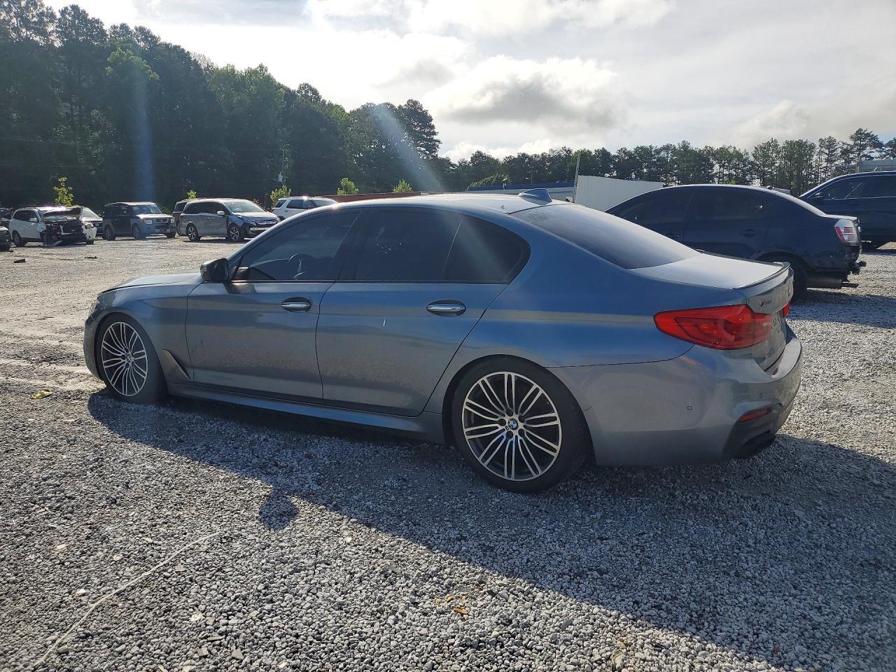 WBAJB9C5XJB287277 2018 BMW 5 SERIES photo no. 2